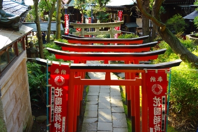 上野の花園稲荷神社