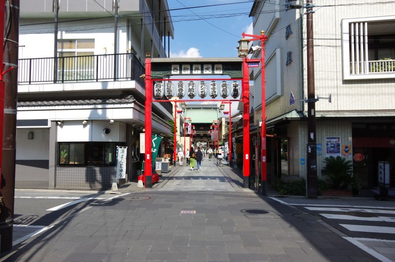 西新井大師の門前